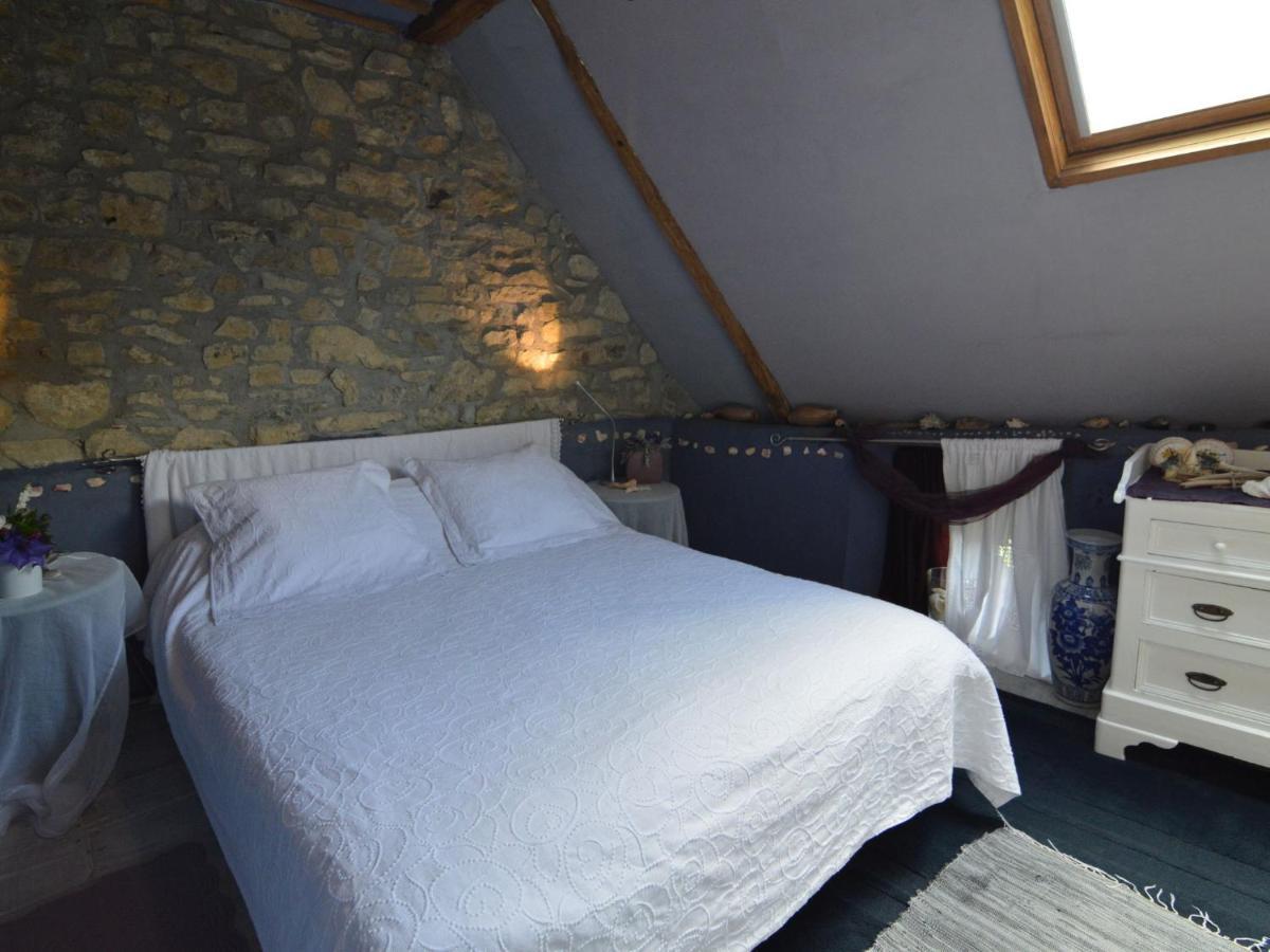 Enchanting Cottage With Terrace Garden Hamoir Exteriör bild