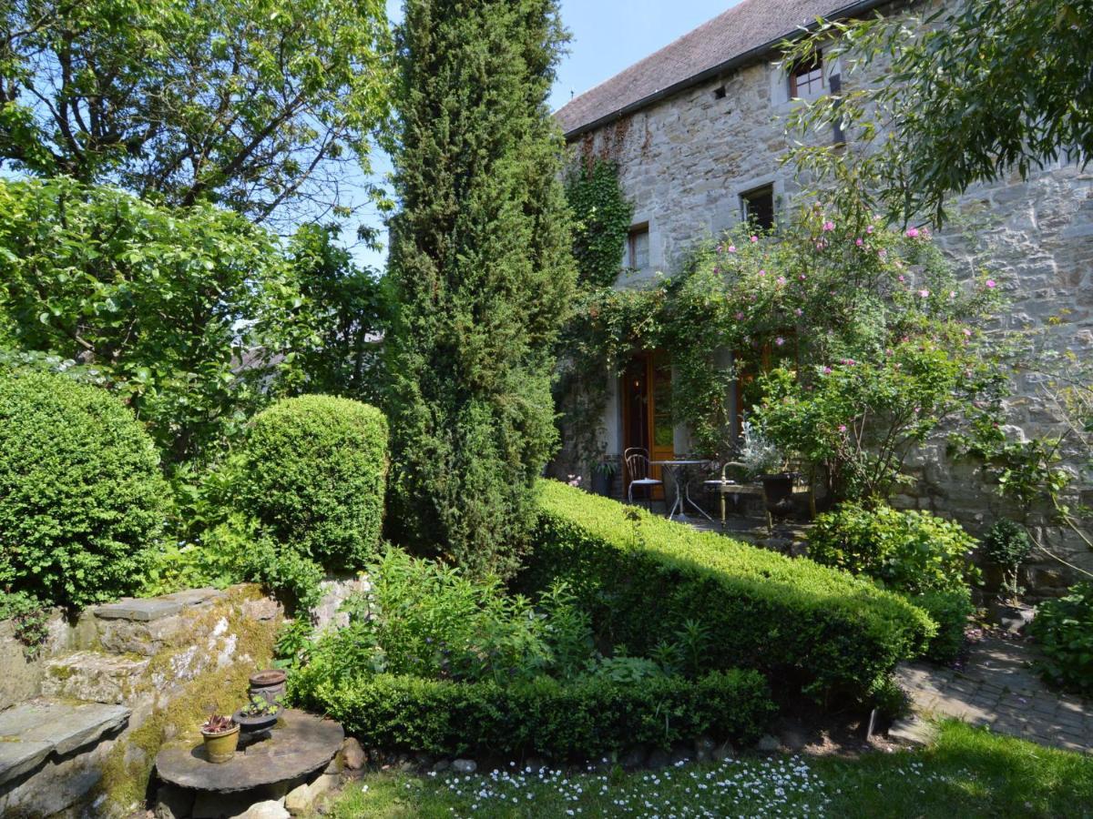 Enchanting Cottage With Terrace Garden Hamoir Exteriör bild