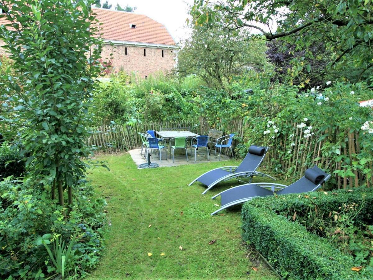 Enchanting Cottage With Terrace Garden Hamoir Exteriör bild
